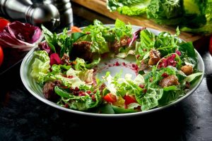 manfaat salad sayur